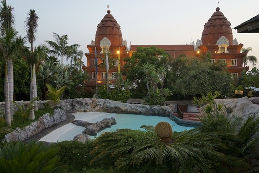 Tenerife - Siam Park by night